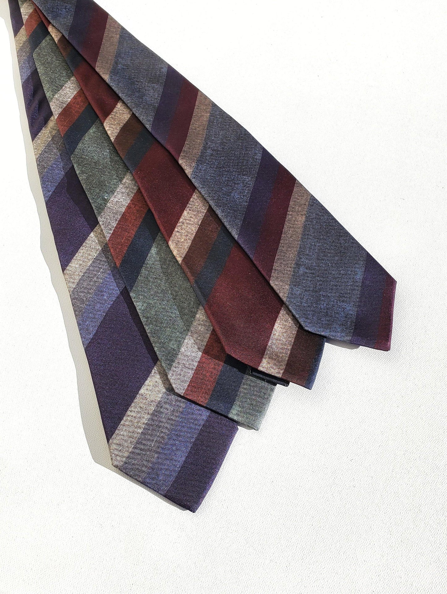 Comic Print Stripe Silk Tie Maroon - X Of Pentacles